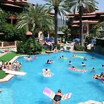 Grand Aquarium