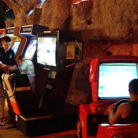 Grand Aquarium فندق