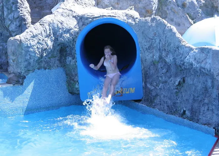Grand Aquarium