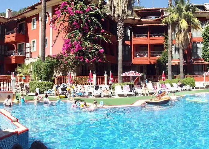 Grand Aquarium Hotel