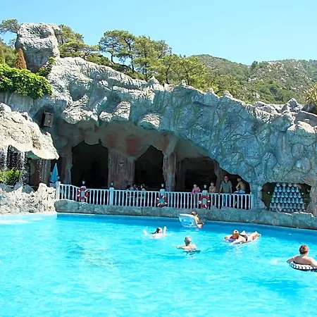 Hotel Grand Aquarium 4*