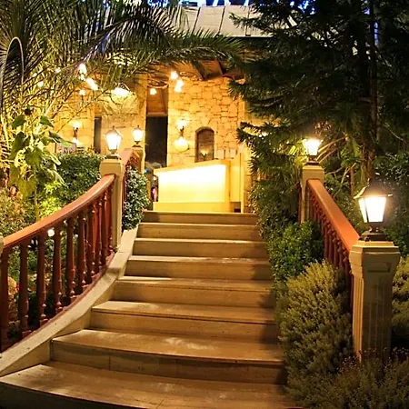 Grand Aquarium Hotel 4*