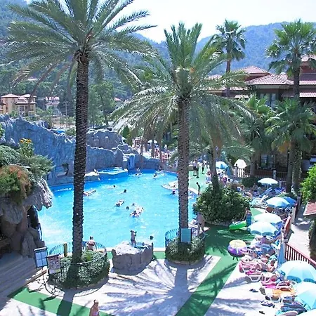 Grand Aquarium Hotel İçmeler