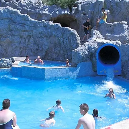 Hotell Grand Aquarium 4*