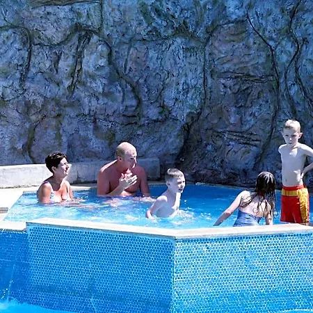 Hotell Grand Aquarium İçmeler