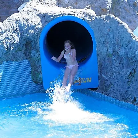 Grand Aquarium Hotel