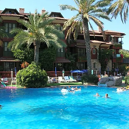 Grand Aquarium Hotell 4*
