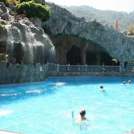 Grand Aquarium Hotel