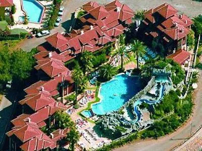 Grand Aquarium Hotel 4*