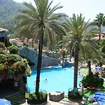Grand Aquarium
