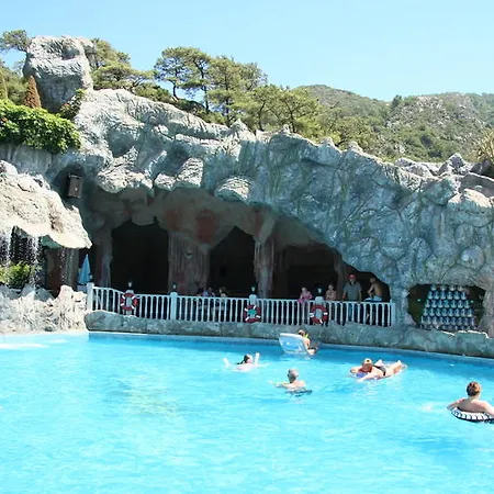 Grand Aquarium