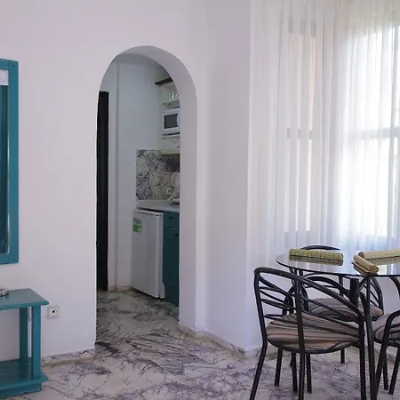 Grand Aquarium Hotel