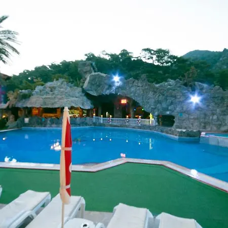 Hotel Grand Aquarium İçmeler