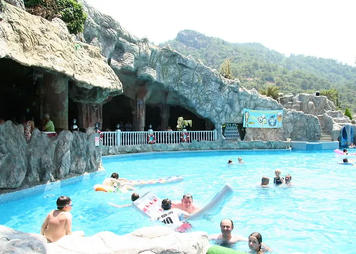 Hotel Grand Aquarium İçmeler